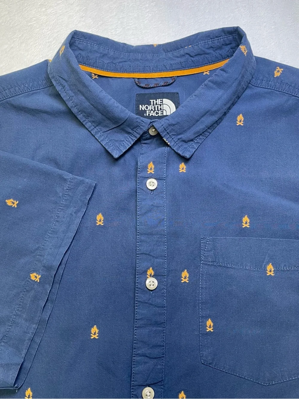 The North Face Mens XXL Short Sleeve Campfire Print Button Down Shirt Blue